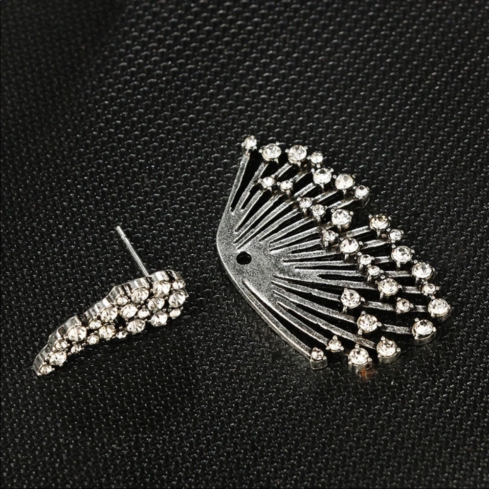 • Zara • Angel Wing Earring - Picture 3 of 4